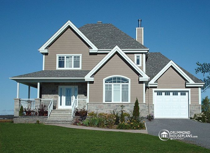 Country house plan with separate dining and living room – no open concept here!