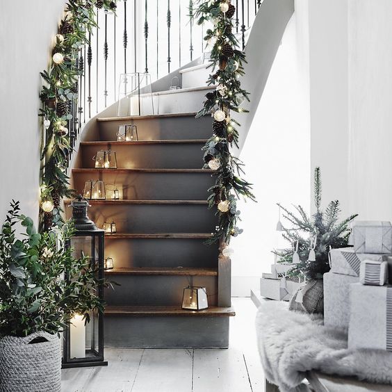 garlands for the stairs